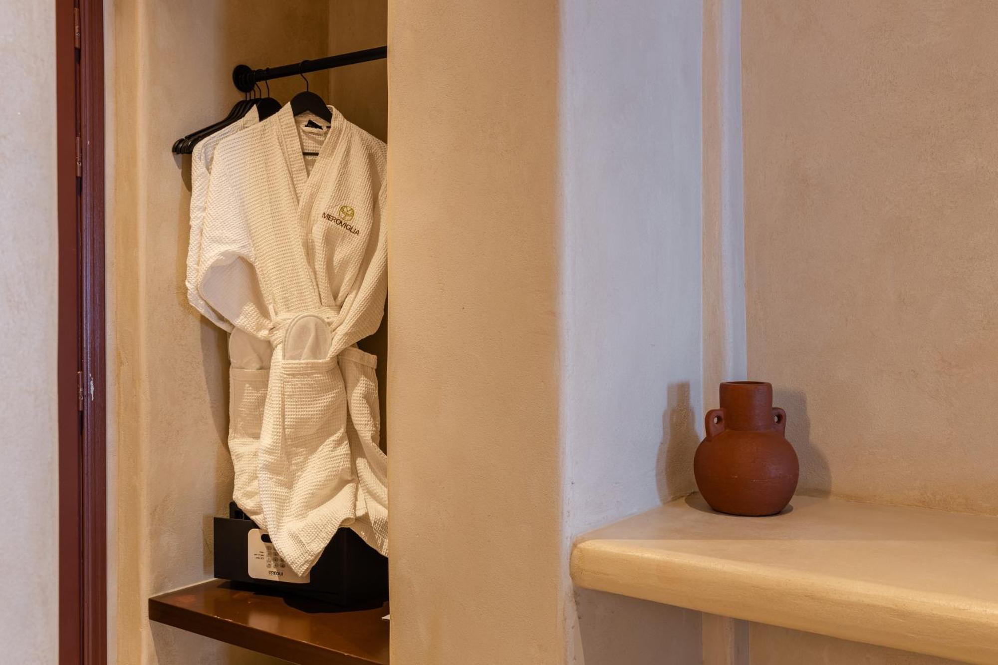 Meroviglia Boutique Hotel Imerovigli  Zimmer foto